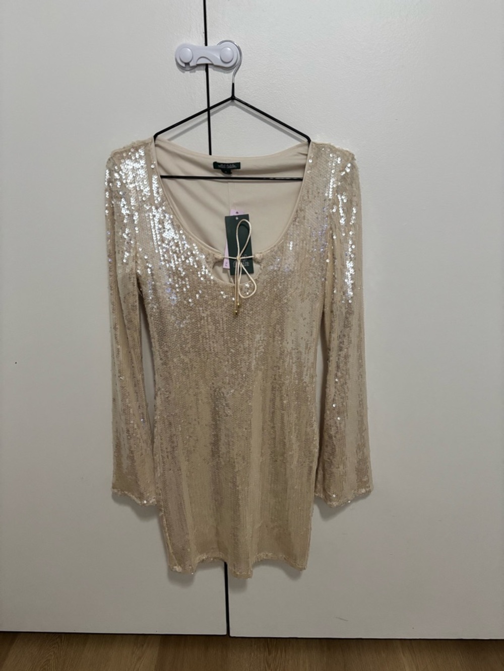 Champagne/Light Beige Sequin Bell Sleeve Short Dress Size XS Wild Fable